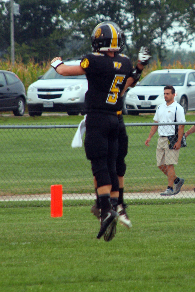 2015 Football VanFar vs. MMA Trib Photo by Nancy Case Flickr