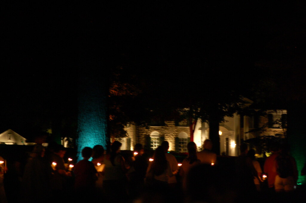 Candles 34th annual candle light vigil Graceland Memphis, … Flickr