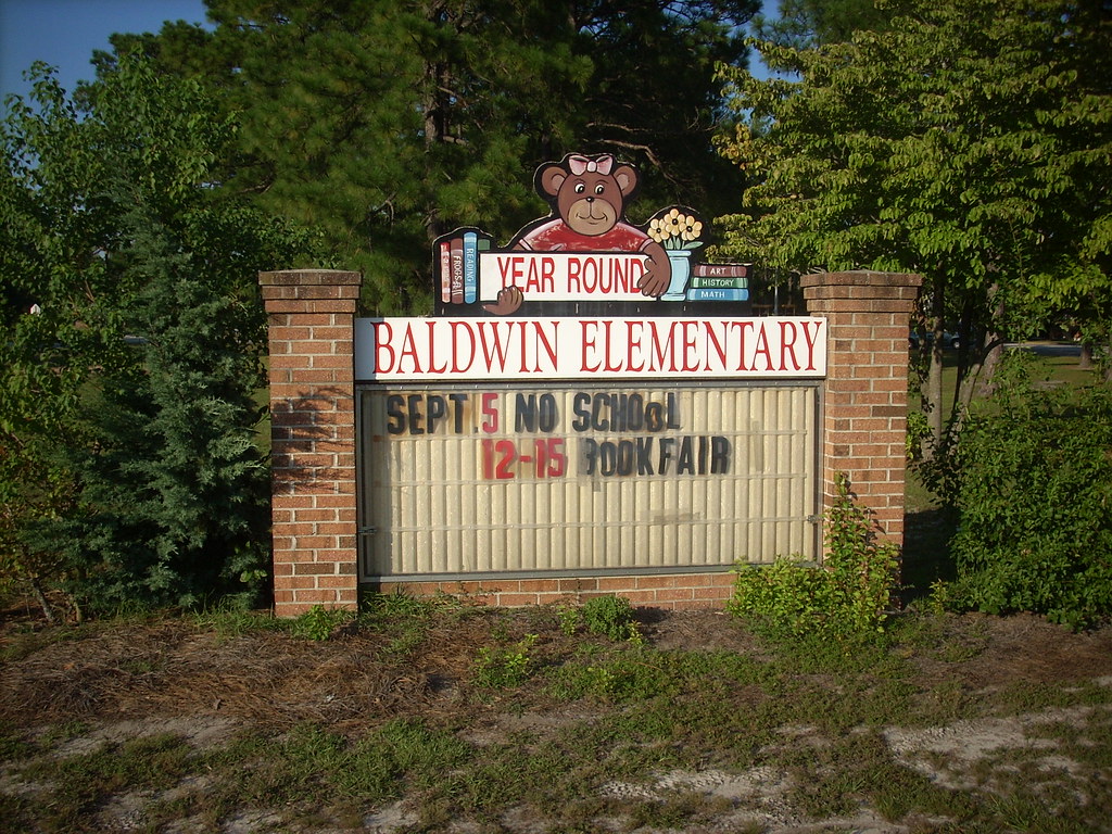 Baldwin Elementary sign Baldwin Elementary School is on Le… Flickr