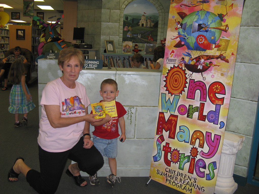 SRP Certificate children presented with Summer Reading Cer… Flickr