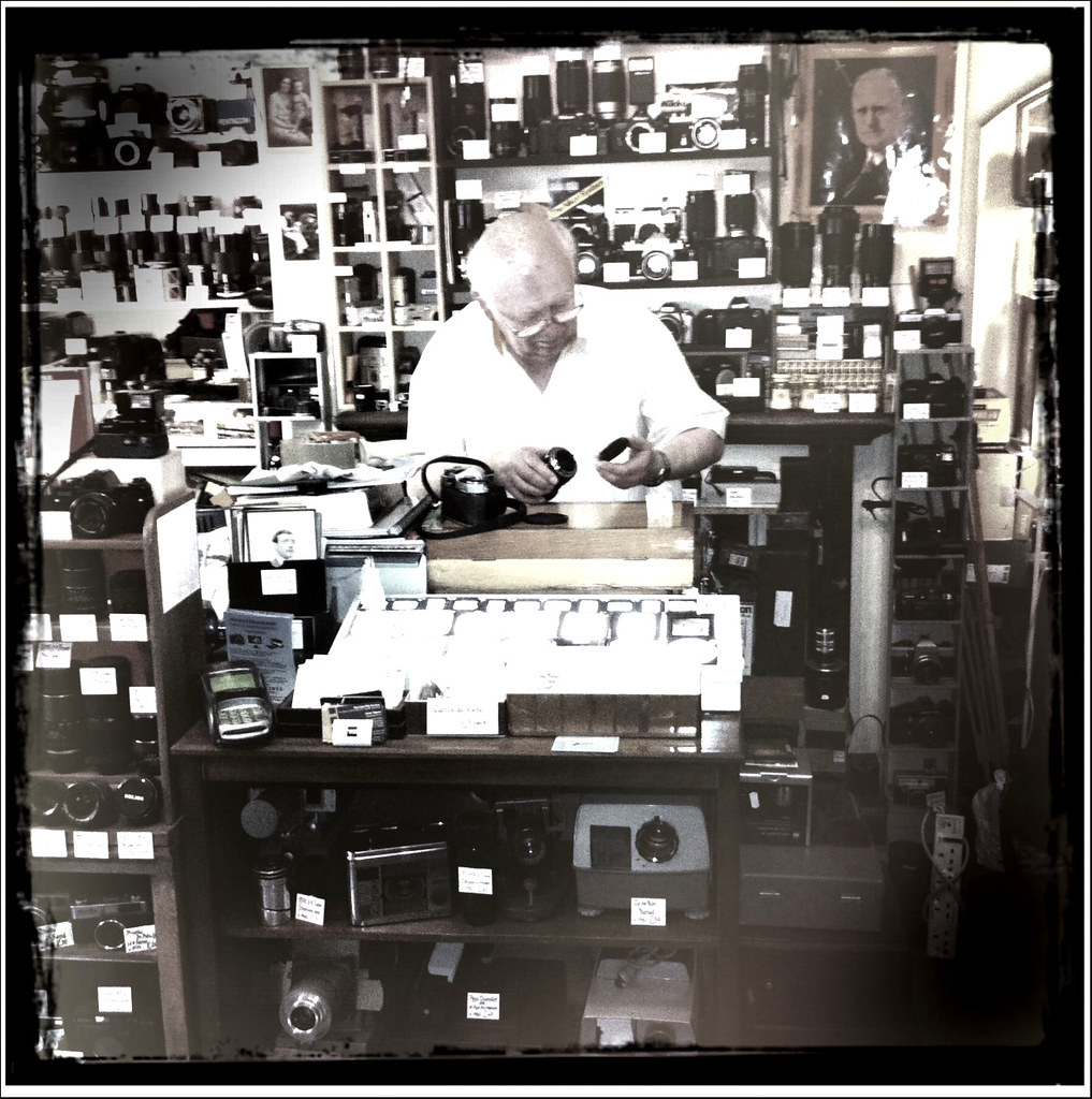 Arundel 2nd hand camera shop If you are ever in England or… Flickr