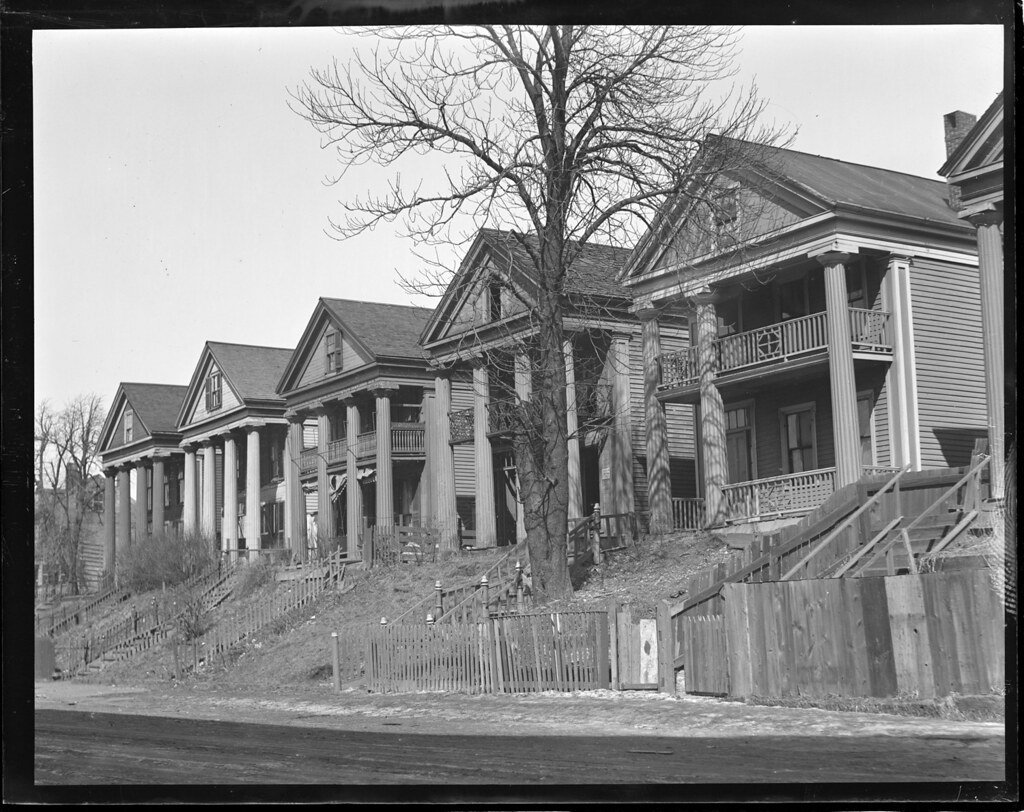 Sea captains row on marginal street in Chelsea. Houses bui… Flickr