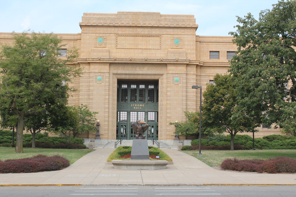 Strong Hall Strong Hall at the University of Kansas. Detai… Flickr