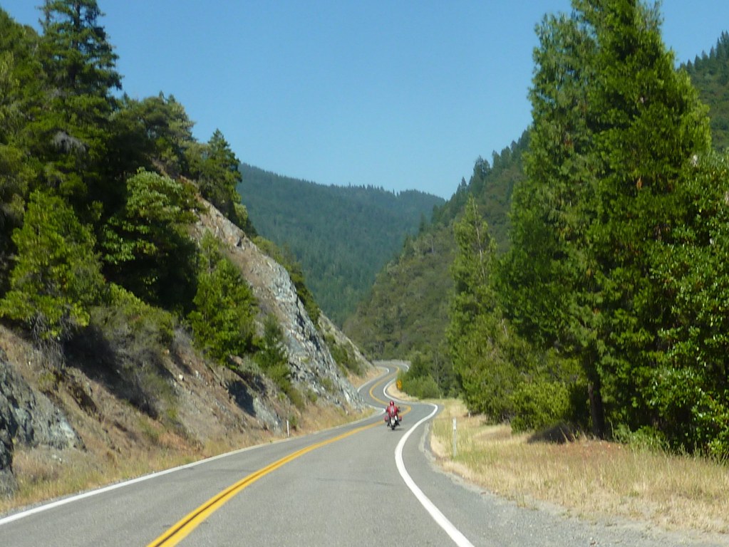 Photo Hwy 96 north of Weitchpec along the Klamath River Flickr
