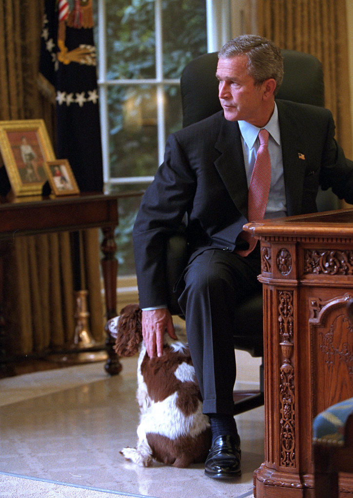 911 President W. Bush in Oval Office, 10/01/2001. Flickr