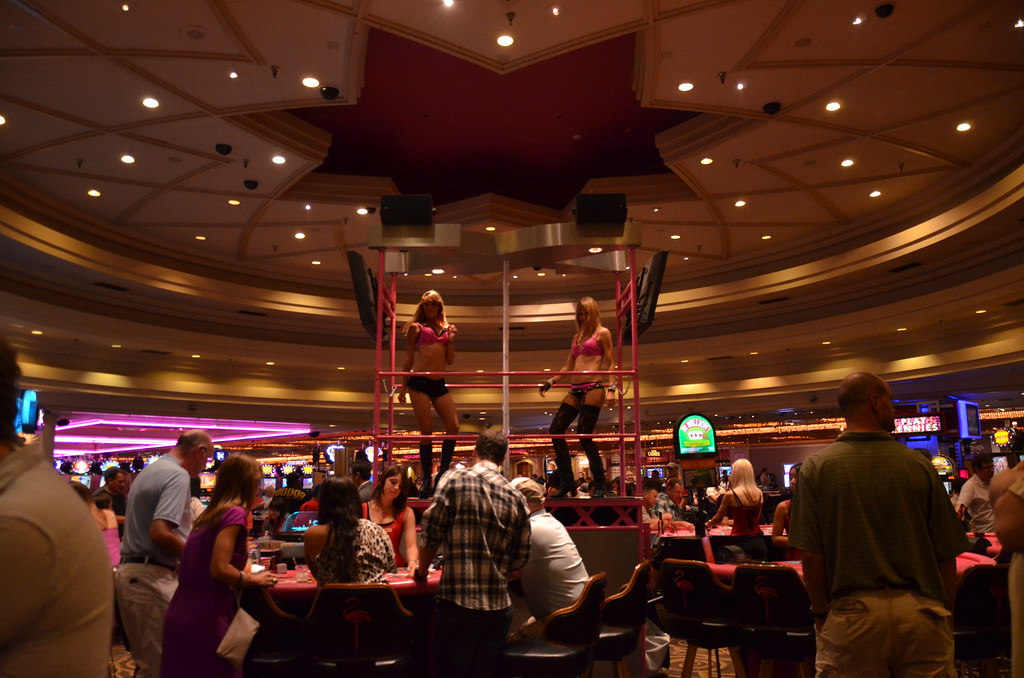 Girls at Harrah's Las Vegas Casino Girls at Harrah's Las V… Flickr