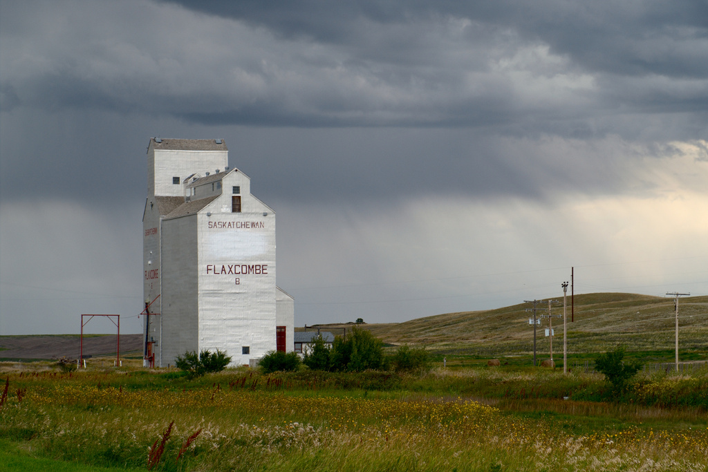 grain elevator Day 226, 2011 On the road from Sa… Flickr