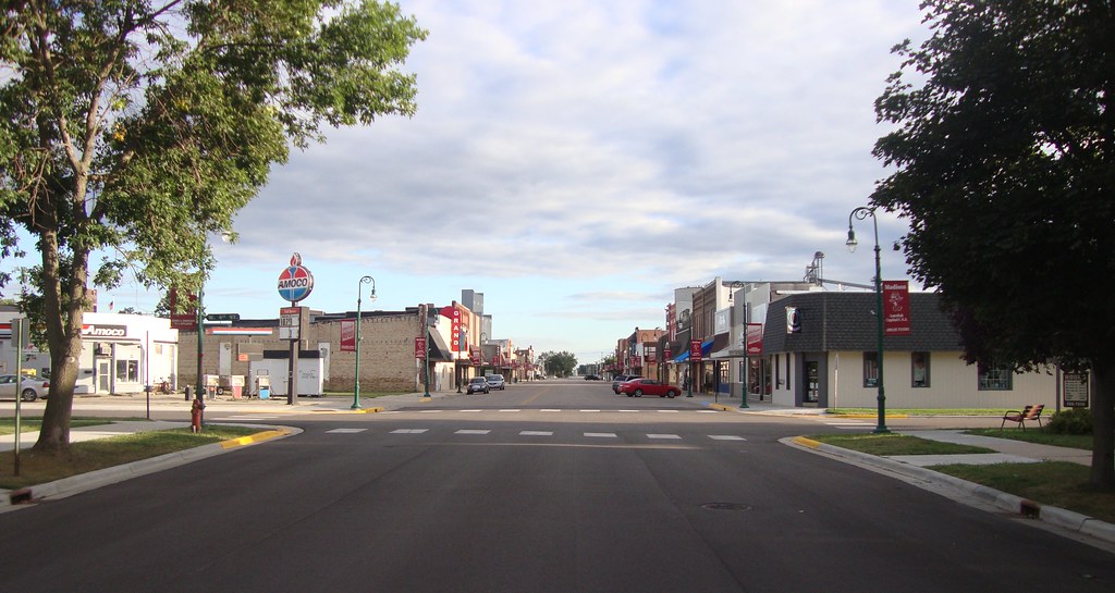Downtown Madison, Minnesota Looking south along 6th Street… Flickr