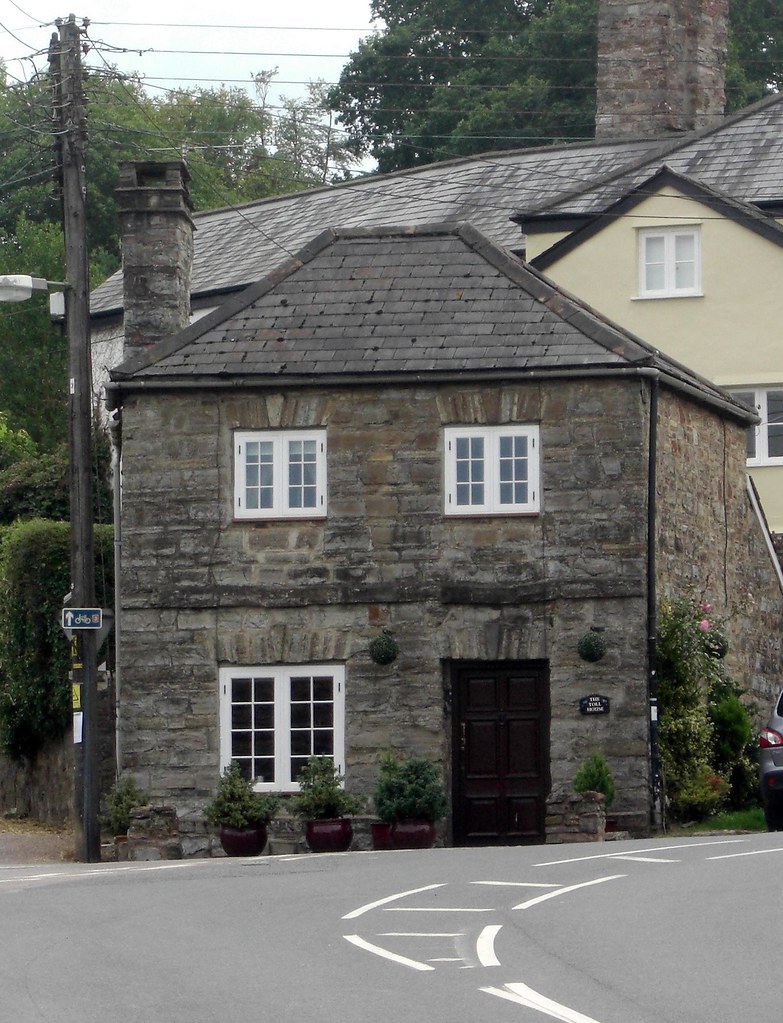 Bampton (Briton Street) Tollhouse Mid Devon The view that… Flickr