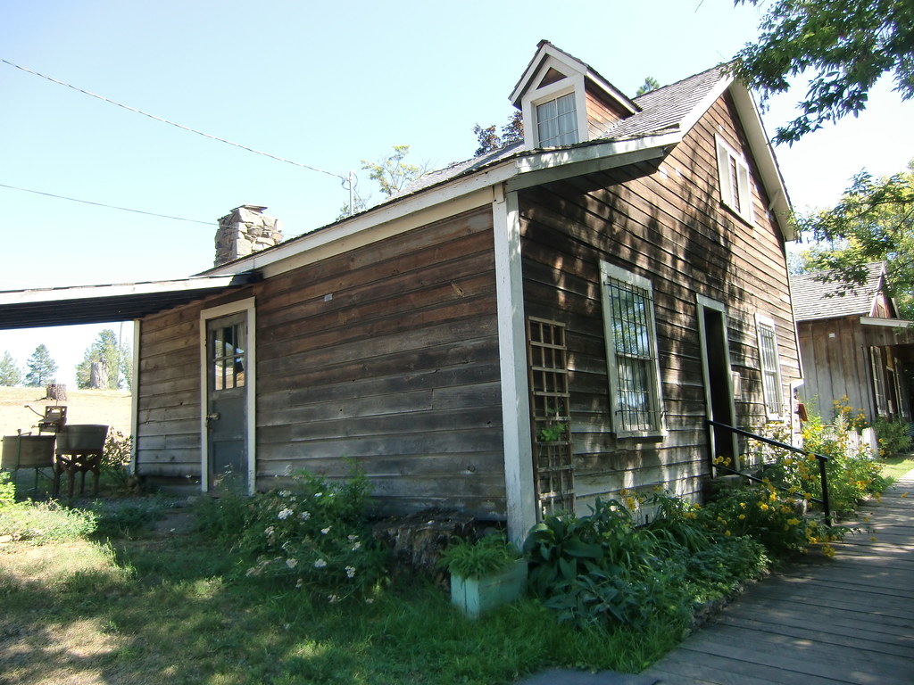 Log House 1876 First home of the O'Keefe family Bob_2006 Flickr