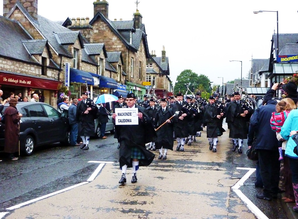 Parade of marching pipe bands Pitlochry MacKenzie Caledo… Flickr