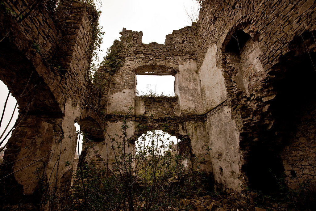 Old Place Manor, Llantwit Major cliff hellis Flickr