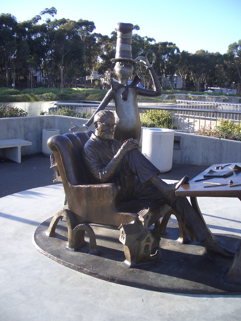 Dr. Seuss statue at UCSD Geisel Library, San Diego, Califo… Flickr