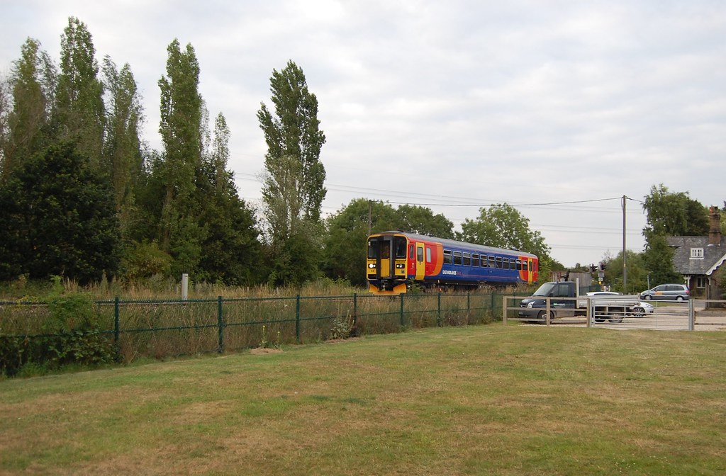153355 Thorpe on the Hill 7.8.151 East Midlands Trains cl… Flickr