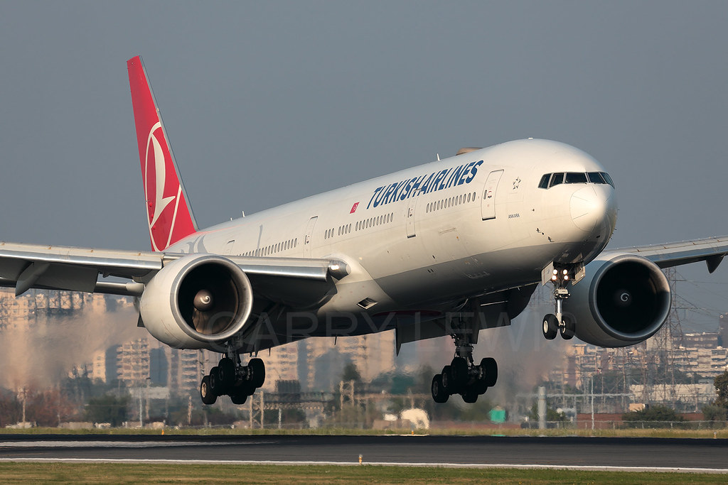 Turkish Airlines Boeing 777300ER TCJJP [YYZ] THY17 from … Flickr