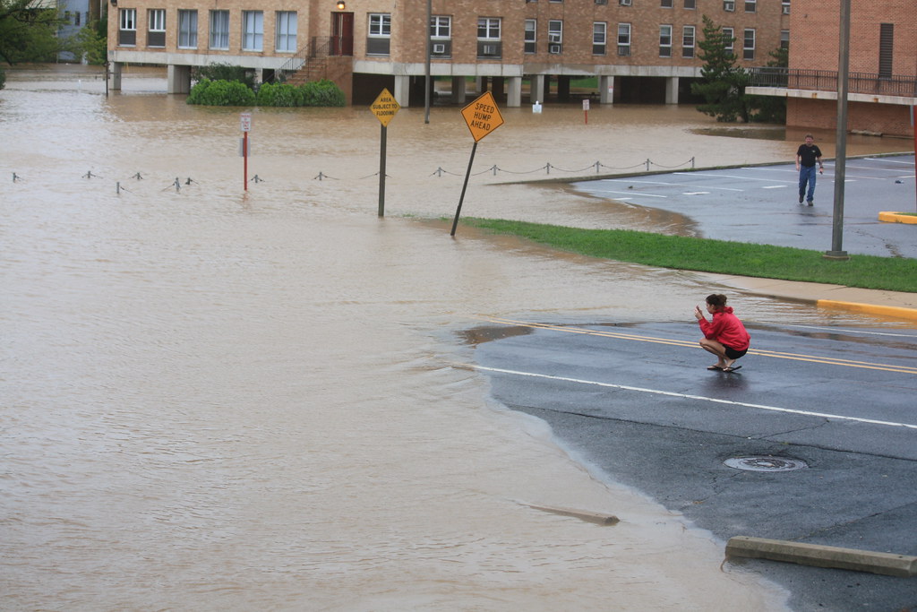 Taking photos of Howard St in Elkton, MD Flooding in Elkto… Flickr