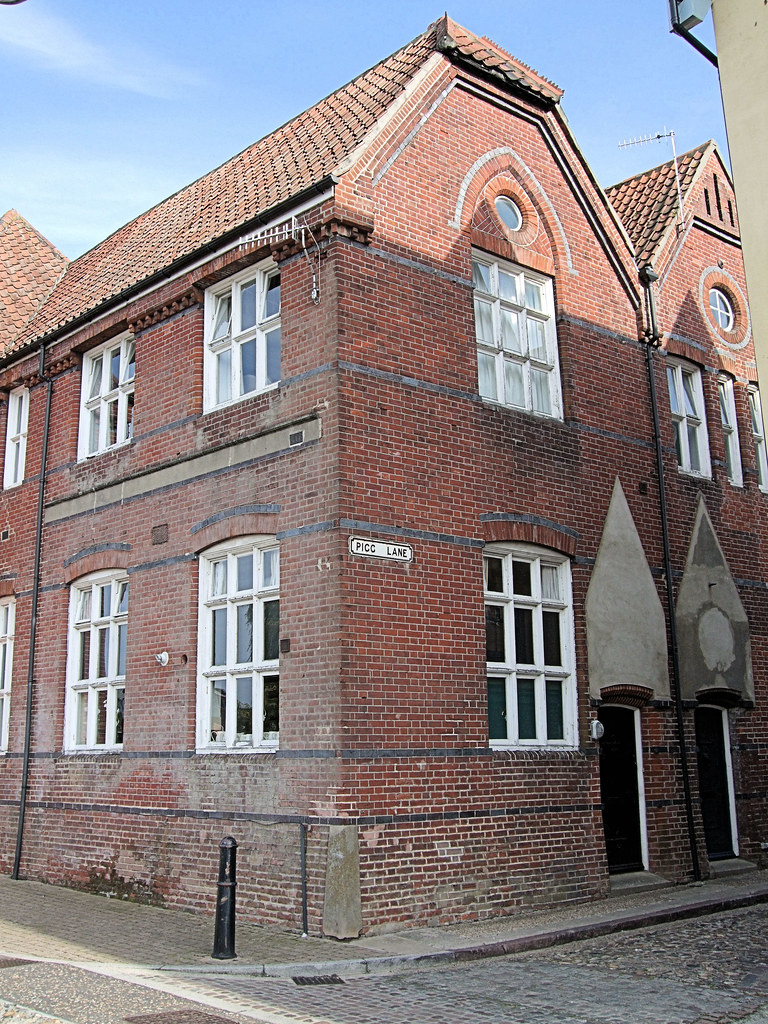 The House In Pigg Lane, Norwich Norfolk. Jim Linwood Flickr