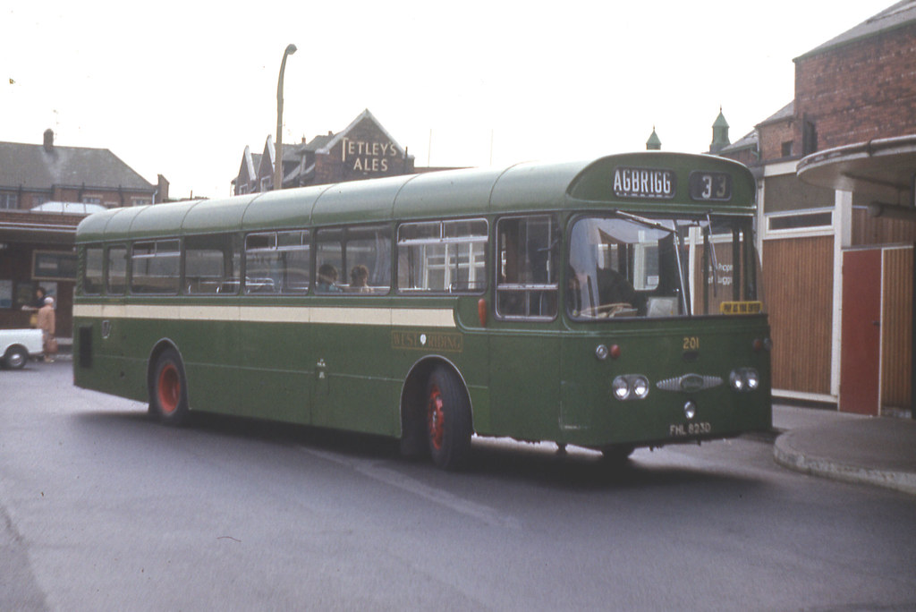 West Riding 201 FHL823D Wakefield Bus Station August 72 … Flickr