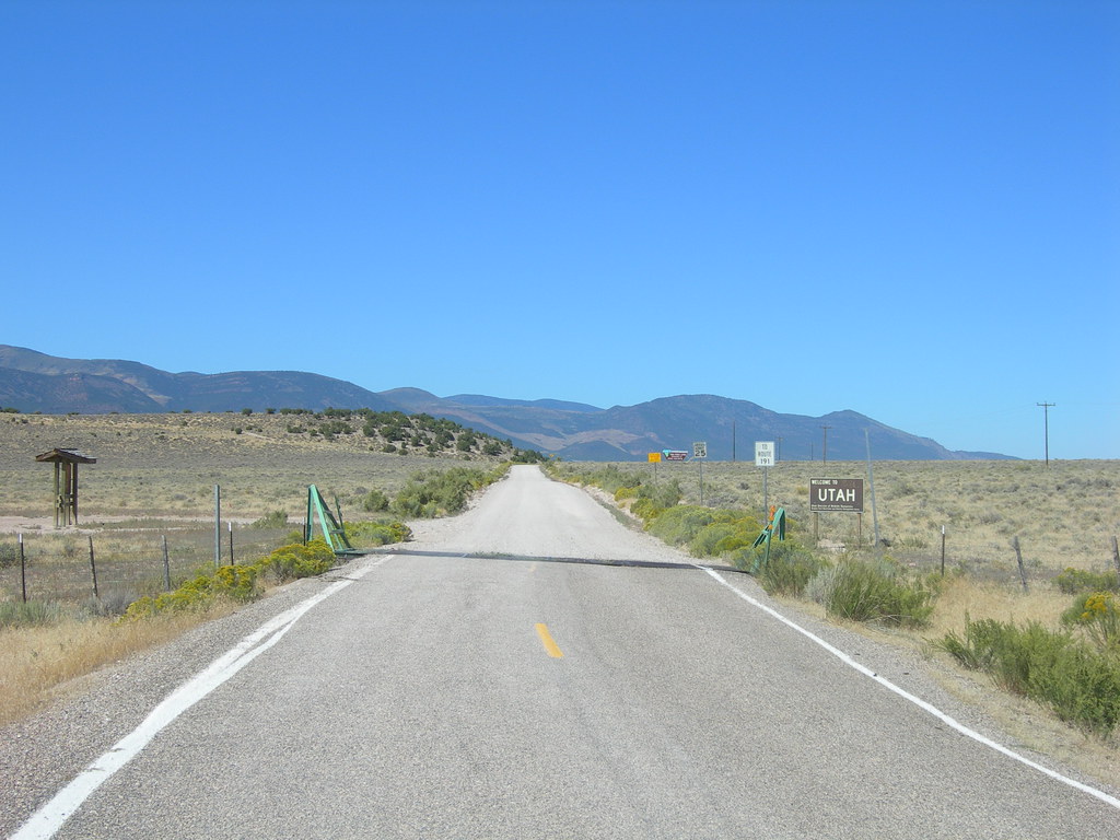 Utah State Line UT Hwy 1364 is a gravel road that leads th… Flickr