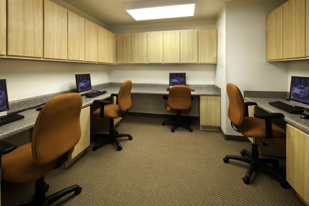 Computer Lab Summerset Apartment Homes offers a beautiful … Flickr