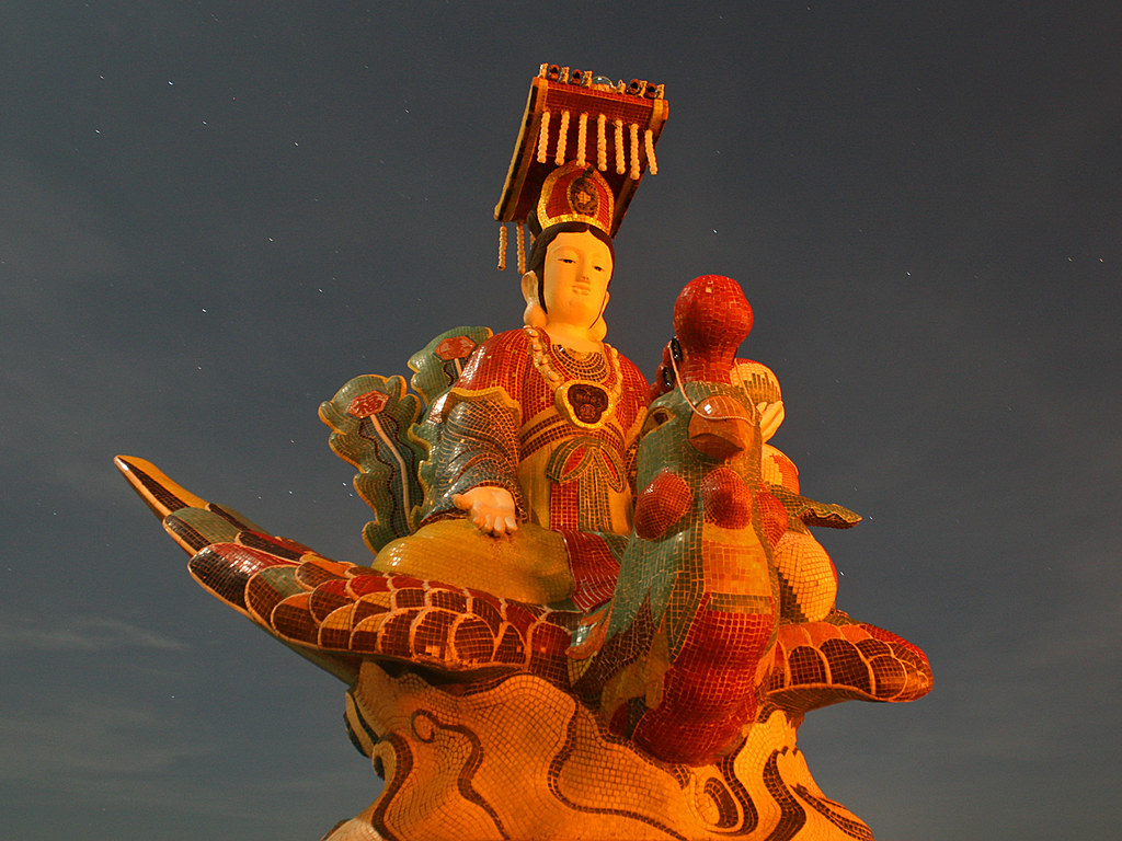 Repulse Bay One of the goddess statues at the Tin Hau Temp… Flickr