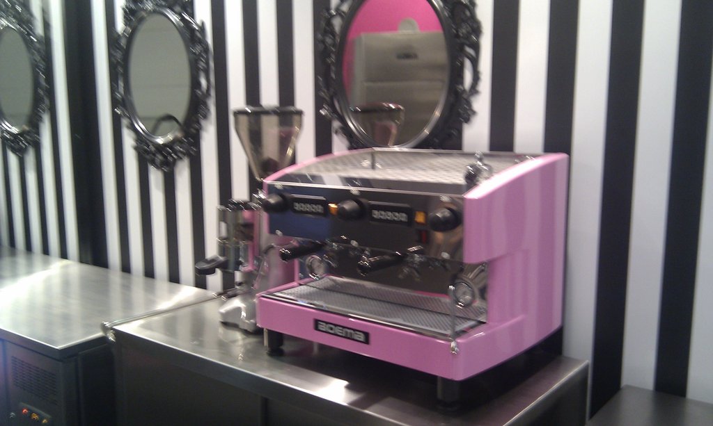 Come and see,the pink espresso machine at cafe ideas stand… Flickr