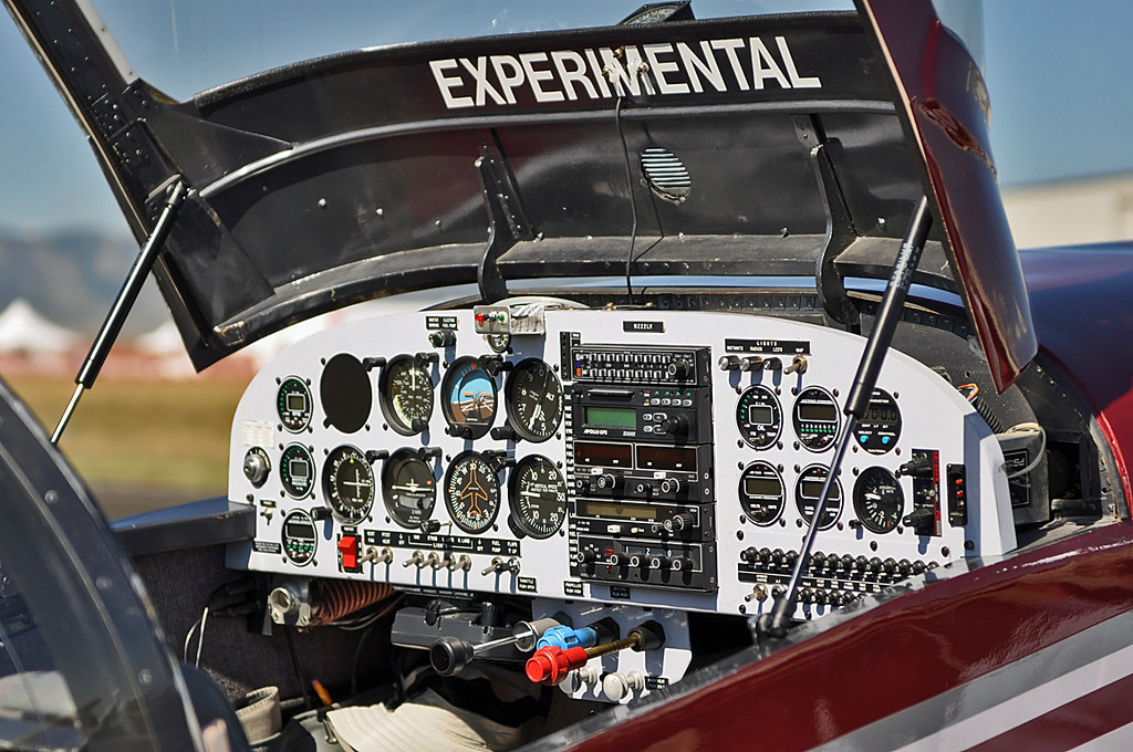 Vans RV6 instrument panel Larry Von Moos 1995 Vans RV6 c… Flickr