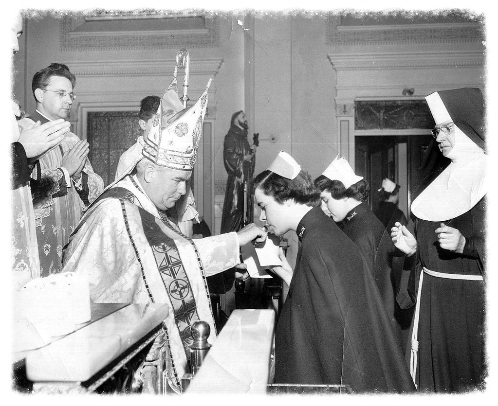 St.Joseph Hosptial chapel Students Kiss ring of McV… Flickr
