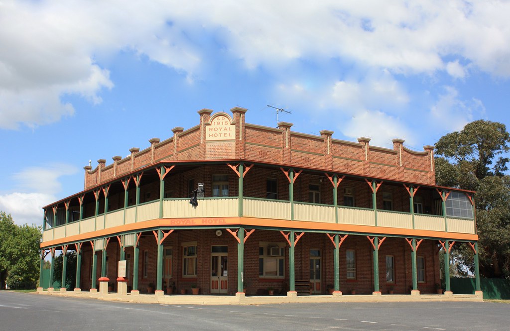 Former Royal Hotel, Galong, NSW. Railway Street & McMahons… Flickr
