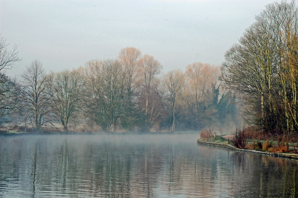 Sunrise 5 Mist hovering on the surface of Walton Dam, Che… Flickr