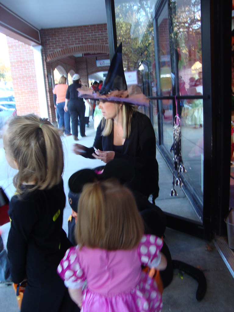 Trickortreating at Prairie Village Shops Halloween 2011 Don n