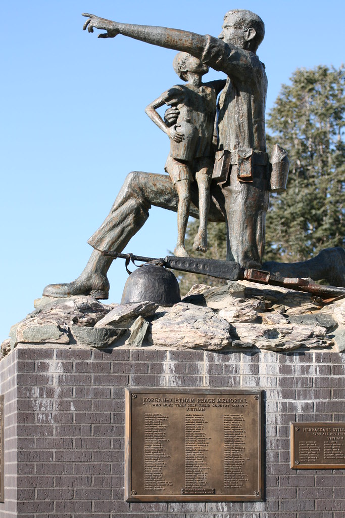 Senator Ben Nelson speech at Memorial Park on Veterans Day Omaha, NE