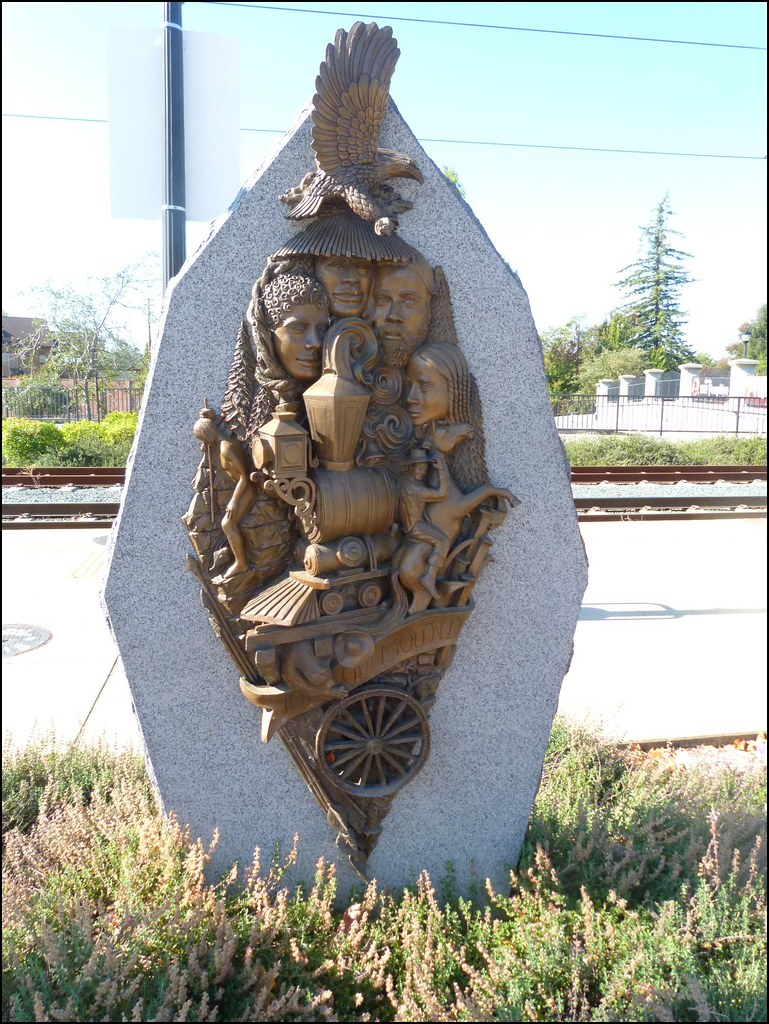 RR Plaque Flsm535 Sculpture commemorating the building of … Flickr