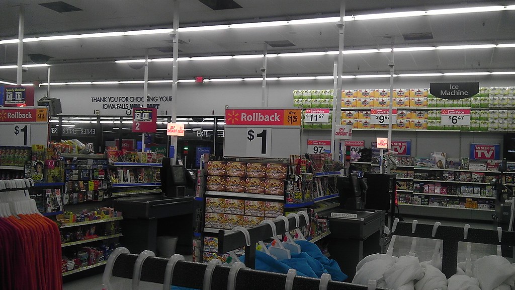 WalMart Iowa Falls, Iowa Front End a photo on Flickriver