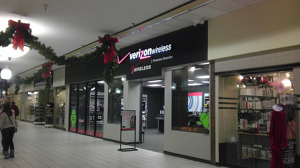 Crossroads Mall Fort Dodge, Iowa Z Wireless Verizon Wireless