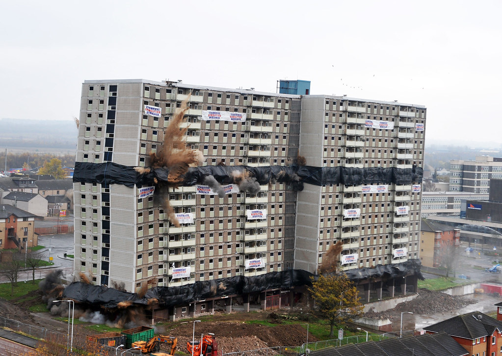 Demolition of Glencairn Tower, Motherwell Demolition of Gl… Flickr