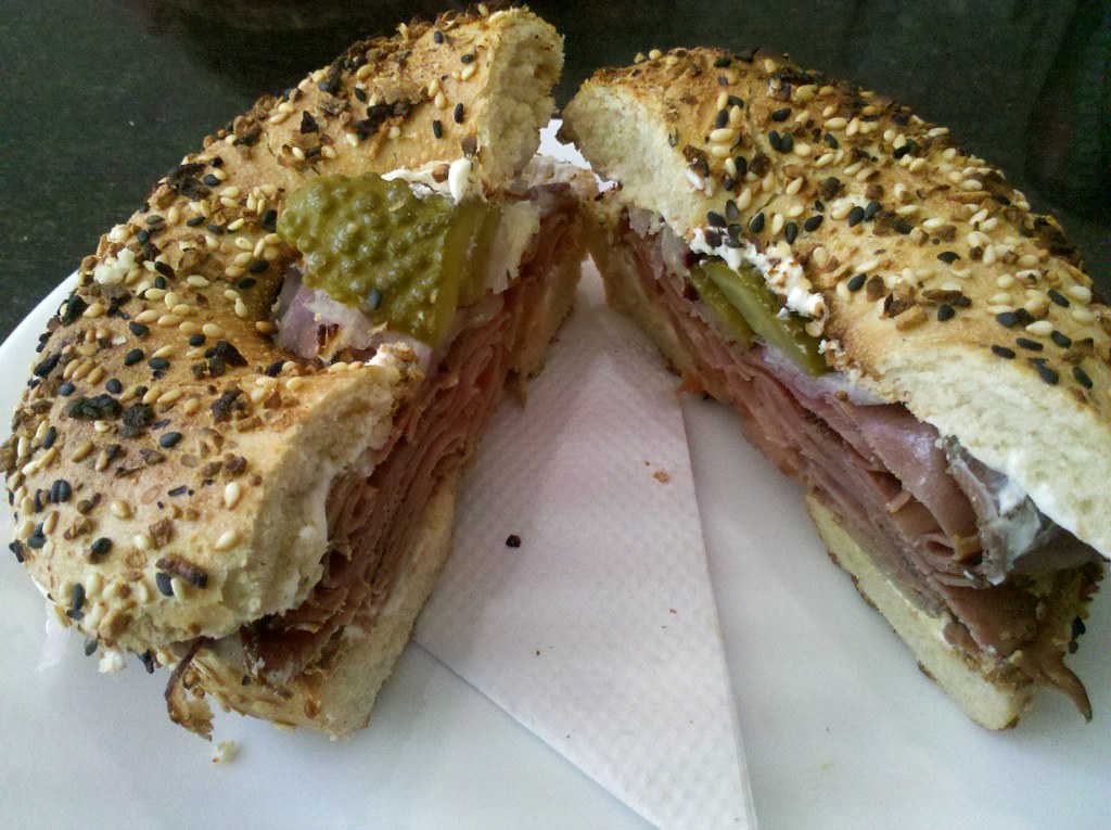 Bagel Pastrami de Carne The Bagel Factory Bagel misto co… Flickr