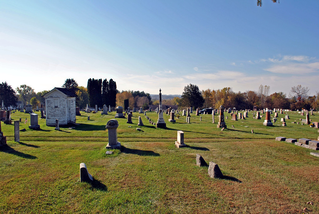 Oak Park Cemetery, Mondovi, WI Aaron Carlson Flickr