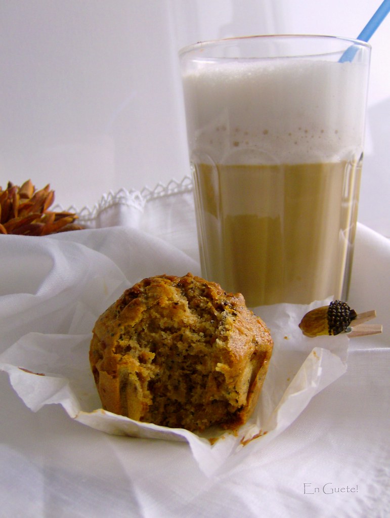 Muffins de zanahoria y chocolate, el café se toma a las 5,… Flickr