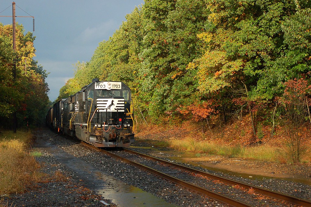 Parlin, NJ 10/14/11 NS SD452 1703 (ex CR 6662, exx EL 3… Flickr