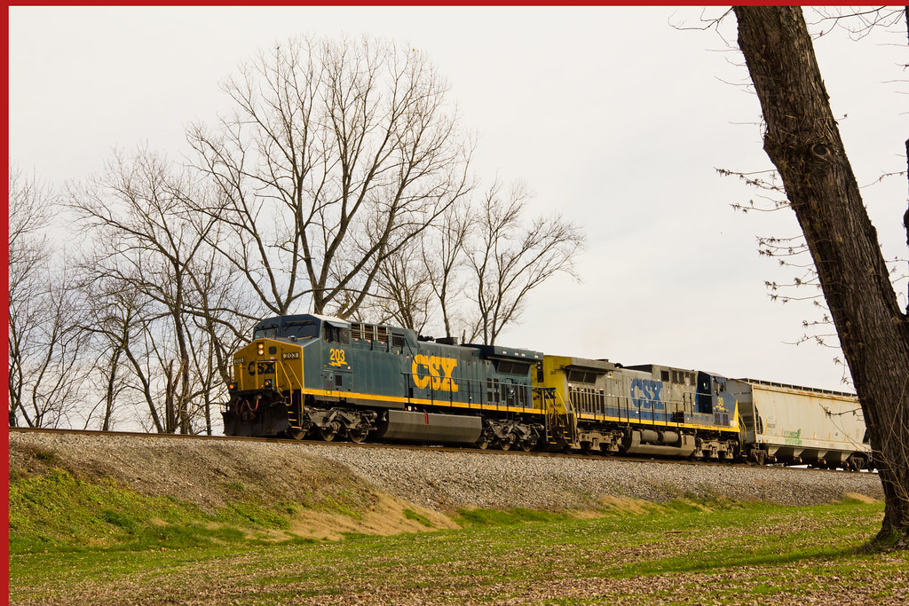 CSX in Ravenswood, WV A CSX freight makes tracks through R… Flickr