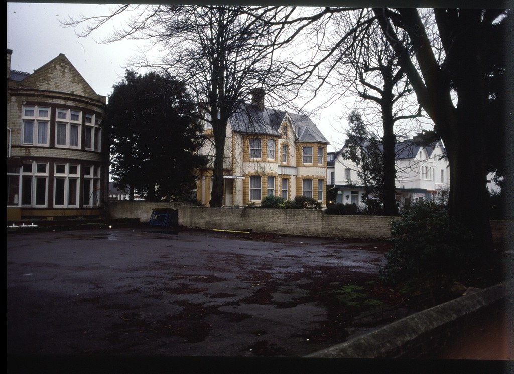 THE WELLINGTON HOTEL. POOLE RD. BOURNEMOUTH. DORSET. JANUARY 1988 a