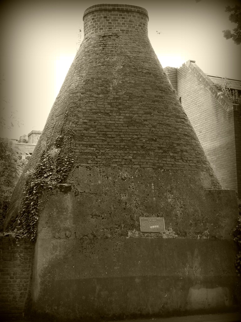 Bottle Kiln 19th century bottle kiln, Walmer Road. "Bottle… Flickr