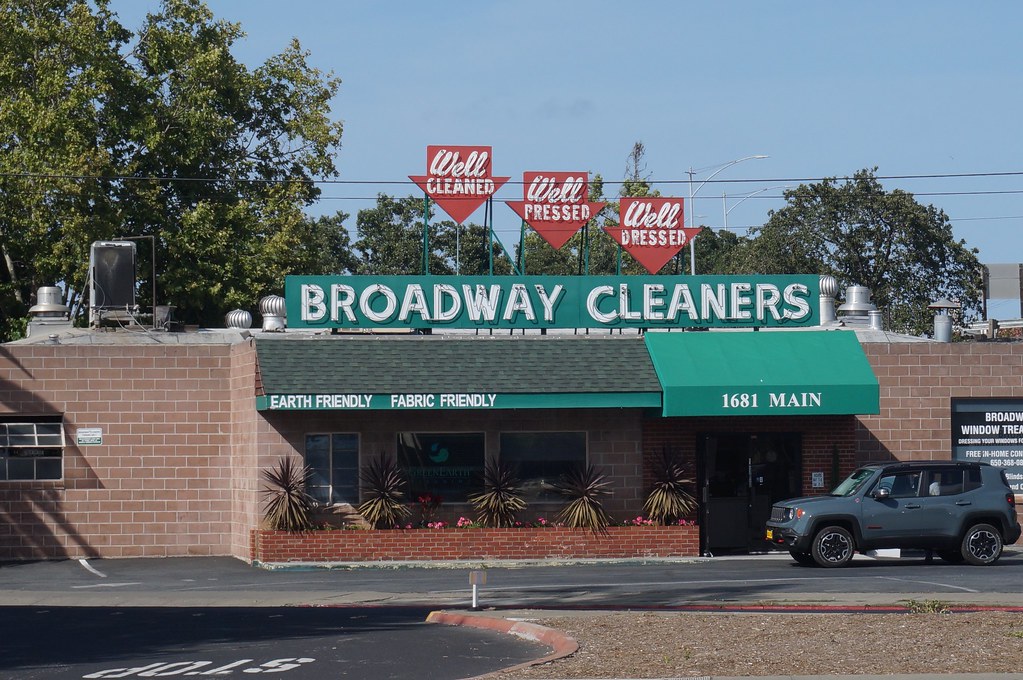 Broadway Cleaners, Redwood City, CA maratinhisbath Flickr
