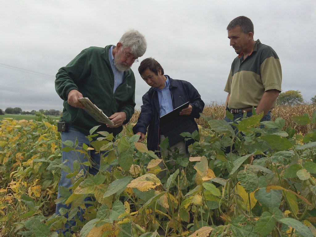 IMG_1763 Left Dan Bailey, Zeeland Farm Services Center D… Flickr