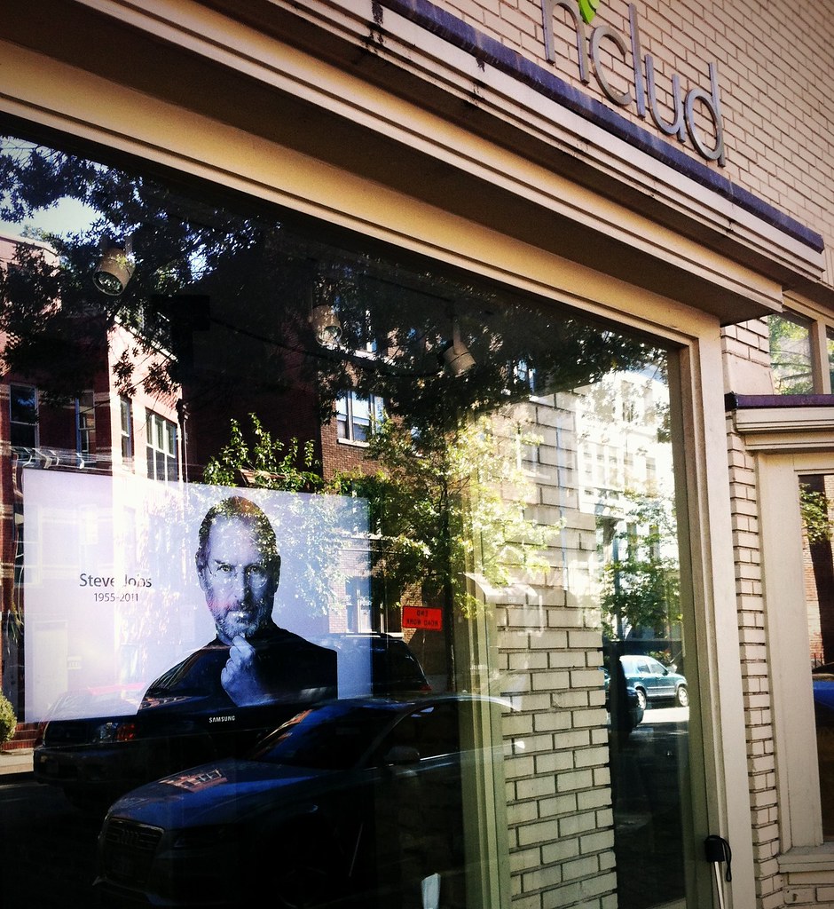 Paying homage to Steve nclud Laura McGuigan Flickr