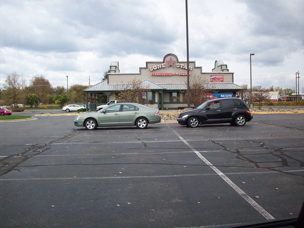 101_0079 Lone Star Steakhouse, Jackson, MI frisbee64 Flickr