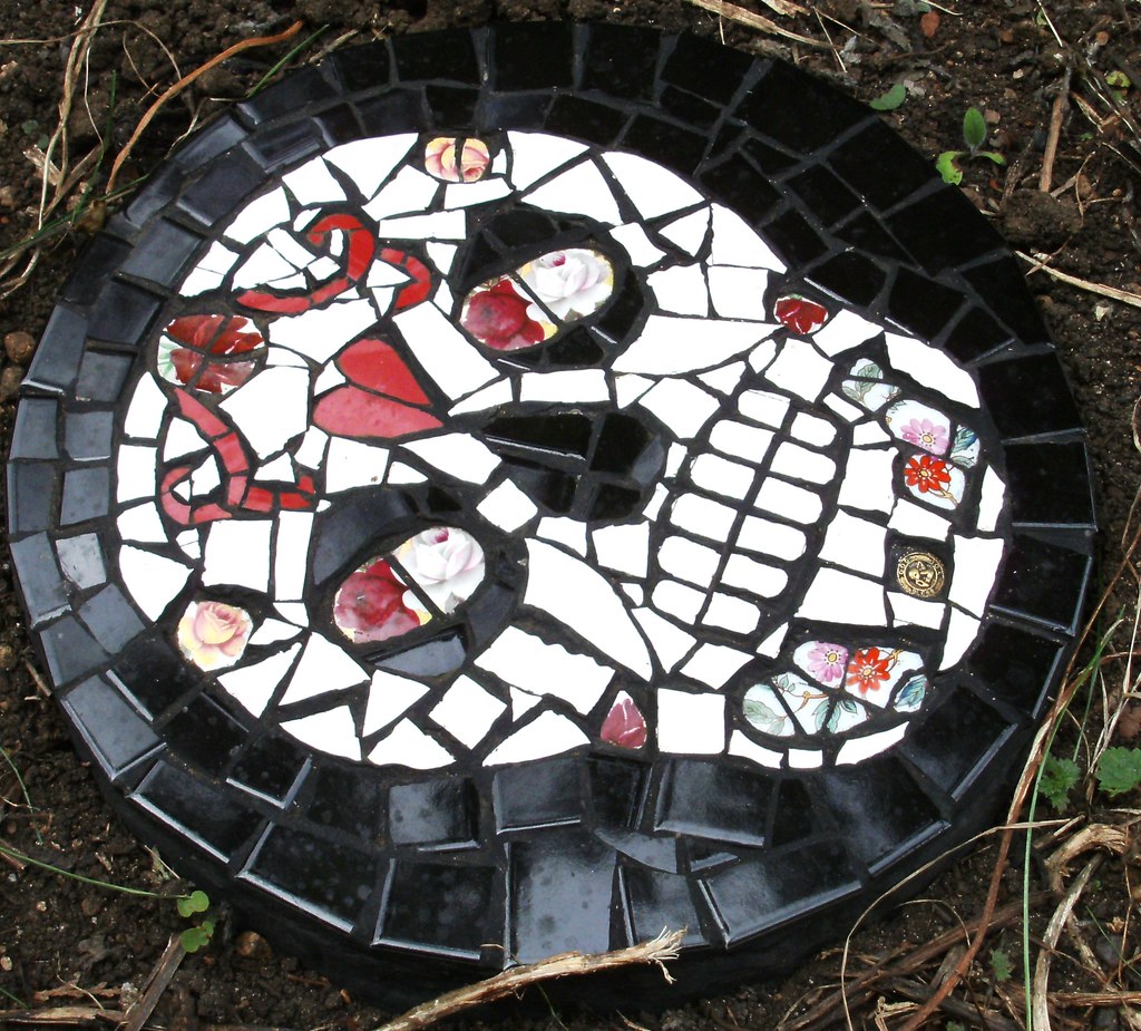 Skull Stepping Stone Side View TJ Rogers Flickr