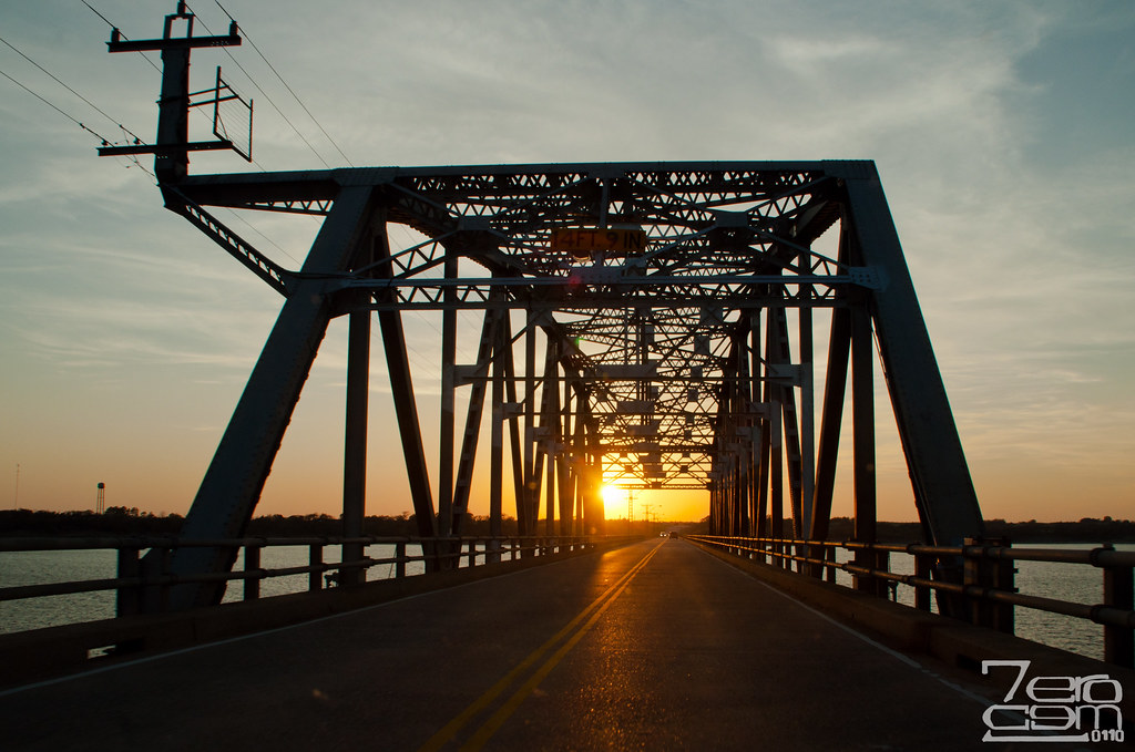 Roosevelt Bridge Crossing the Roosevelt memorial bridge go… Flickr