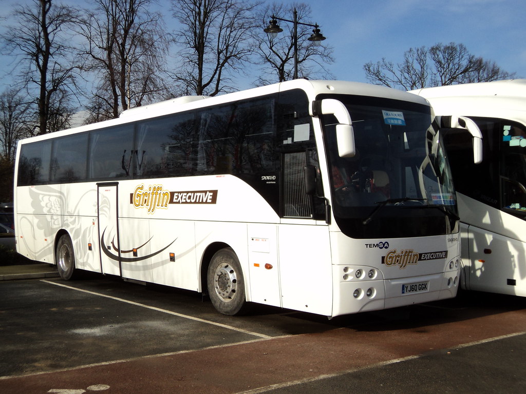 Griffin Executive of Uxbridge YJ60GGK Seen here in Clarenc… Flickr